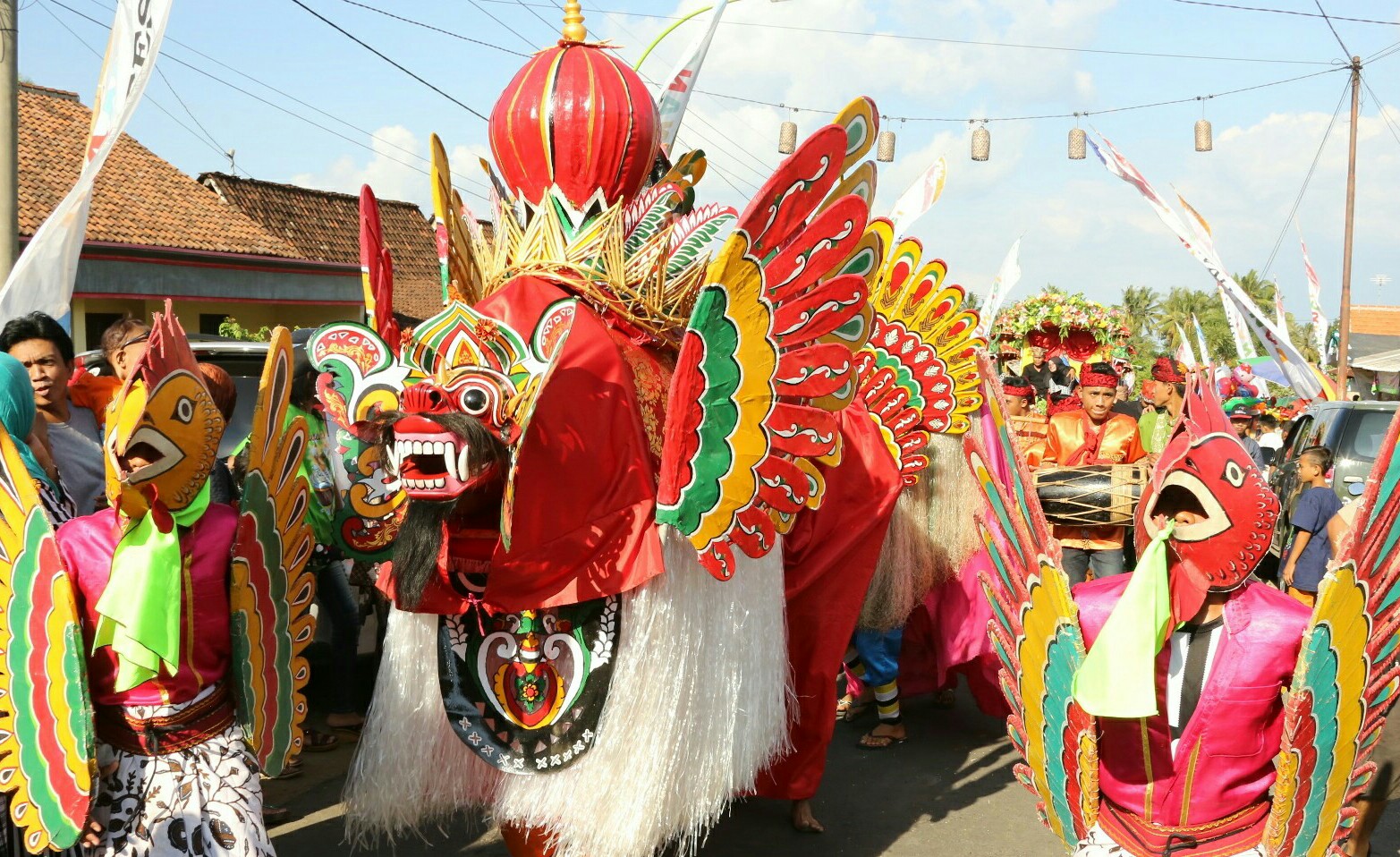 Barong Ider Bumi Banyuwangi Memukau Wisatawan