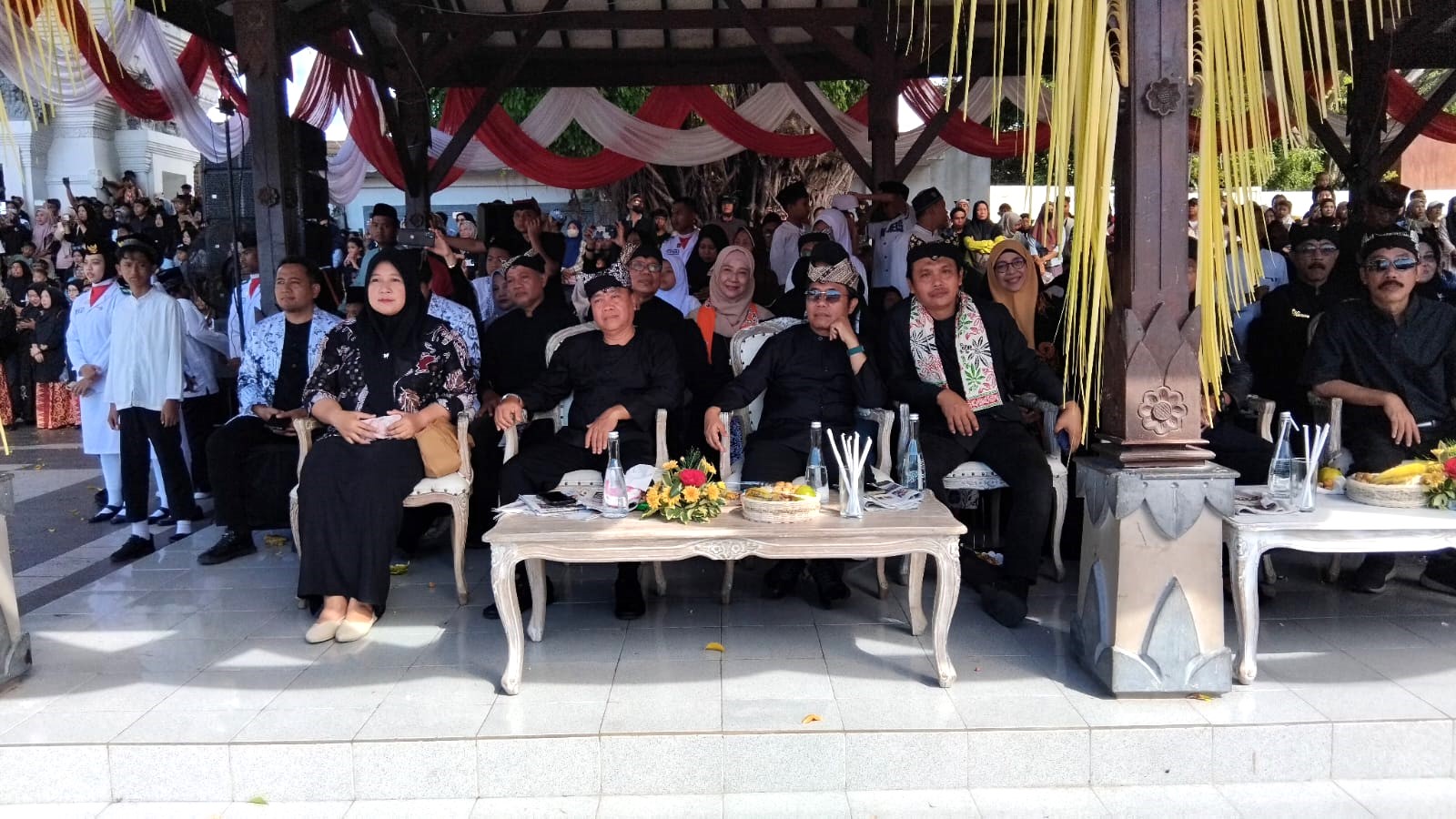 Kuntulan Ewon Meriahkan Hardiknas 2026 di Taman Blambangan, Pengurus DKB Banyuwangi Hadir